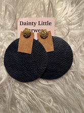 Load image into Gallery viewer, Round leather earrings
