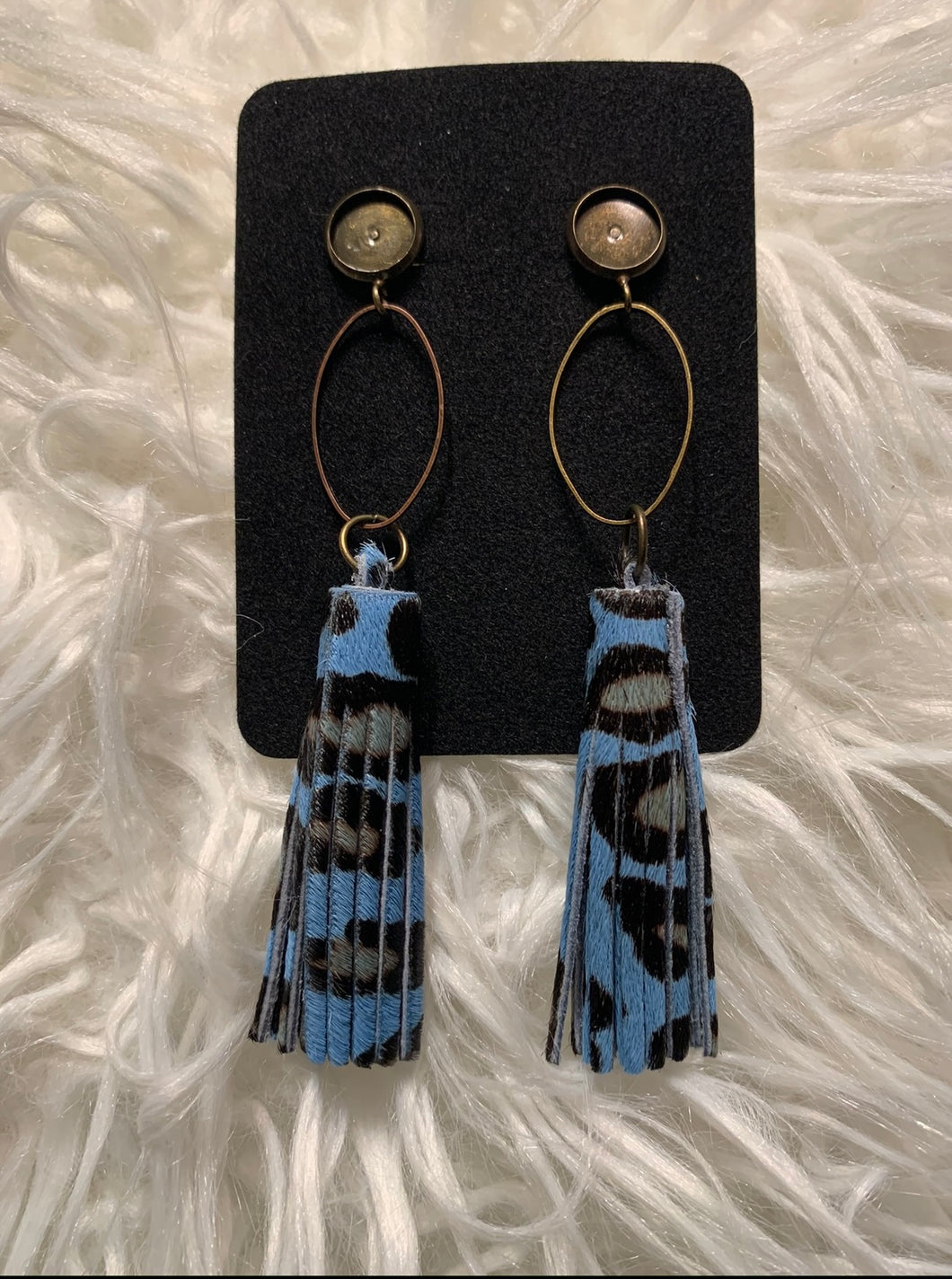 Blue animal print tassel