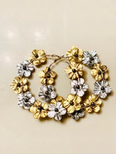 Load image into Gallery viewer, Flower Hoops(gold/silver)
