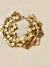 Load image into Gallery viewer, Flower Hoops(gold/silver)
